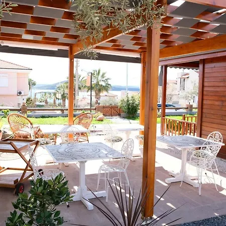 Couette-café Milo Cunda *